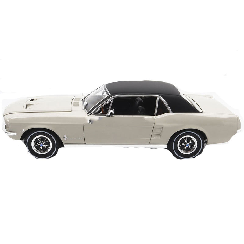 1967 Ford Mustang Coupe 1:18 Modellbil