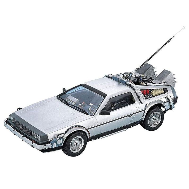 Aoshima takaisin tulevaan Delorean 1/24 -malliin