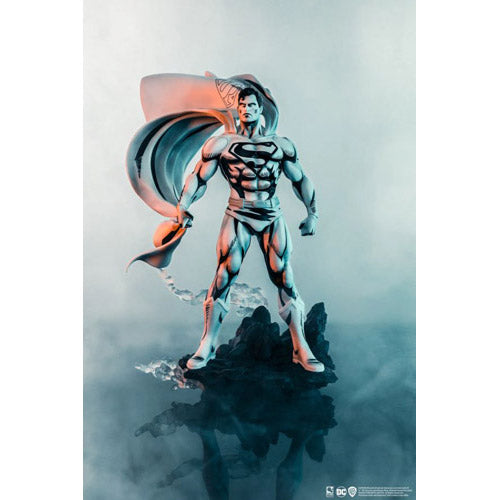 Superman (John Byrne) Black & White PVC 1:8 Statue